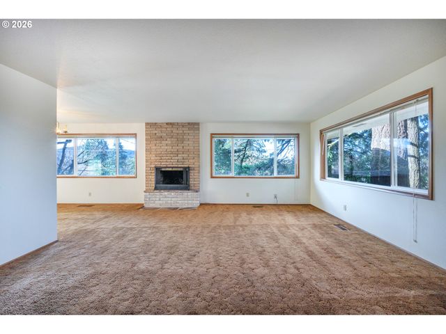 3392 ONYX Pl, Eugene, OR 97405