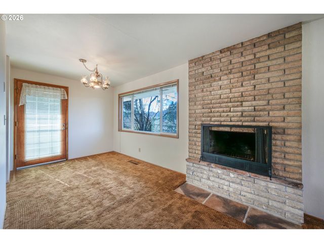 3392 ONYX Pl, Eugene, OR 97405