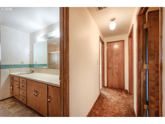 3392 ONYX Pl, Eugene, OR 97405