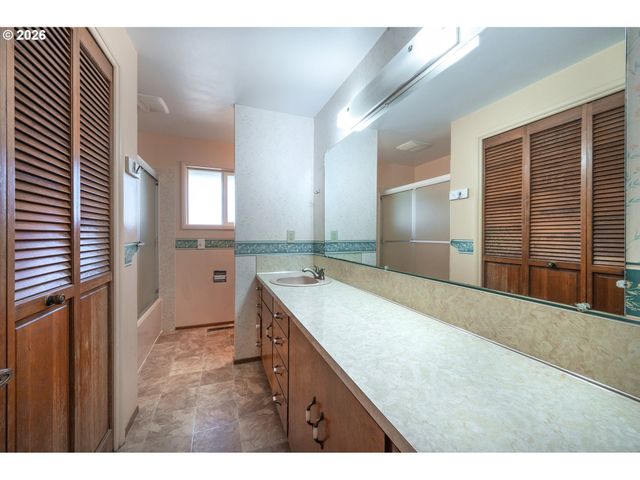 3392 ONYX Pl, Eugene, OR 97405