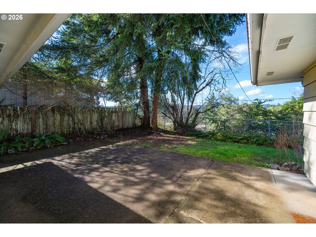 3392 ONYX Pl, Eugene, OR 97405