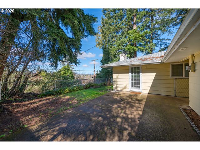 3392 ONYX Pl, Eugene, OR 97405