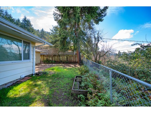 3392 ONYX Pl, Eugene, OR 97405