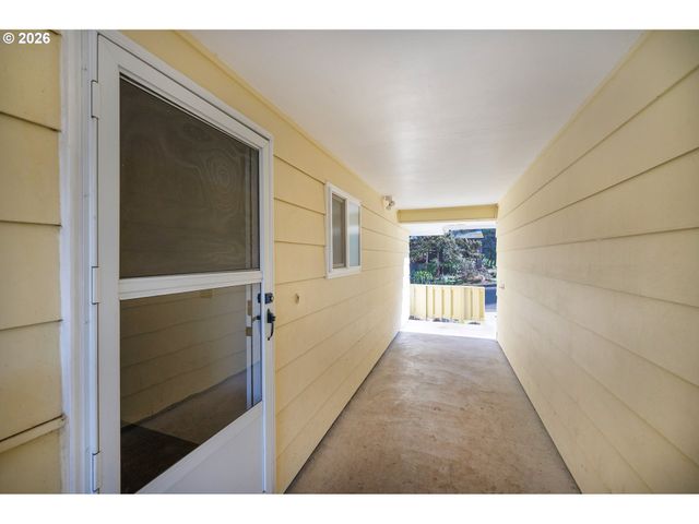 3392 ONYX Pl, Eugene, OR 97405