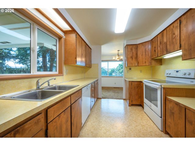 3392 ONYX Pl, Eugene, OR 97405