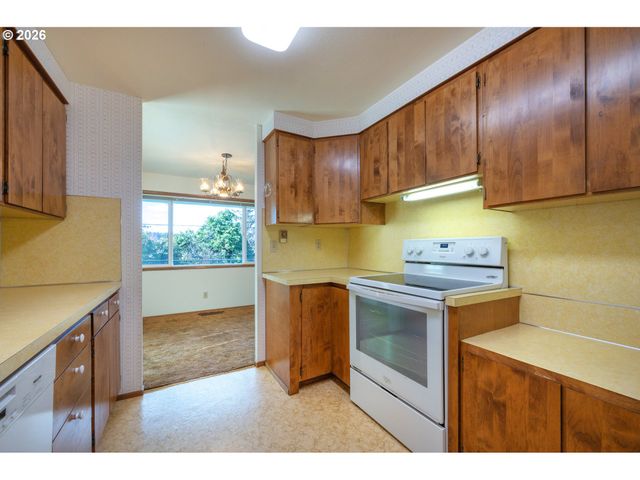 3392 ONYX Pl, Eugene, OR 97405