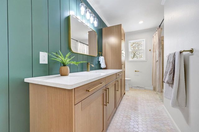 17707 LAKESHORE ROAD, Two Rivers, WI 54241