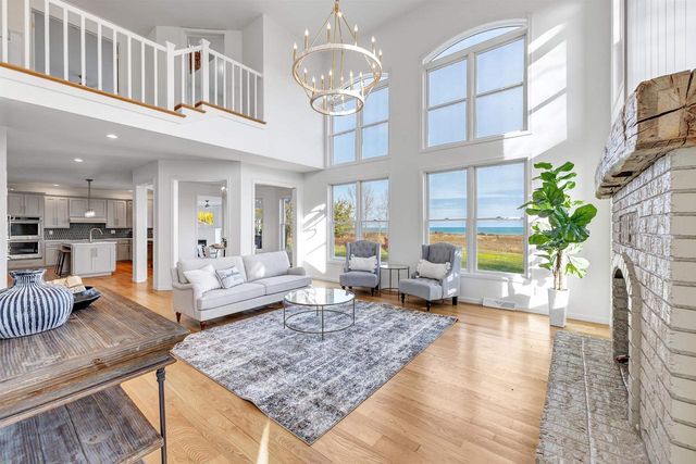 17707 LAKESHORE ROAD, Two Rivers, WI 54241