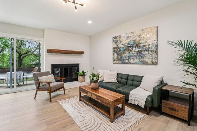 1428 Hampton Road, Grapevine, TX 76051