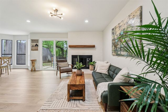 1428 Hampton Road, Grapevine, TX 76051