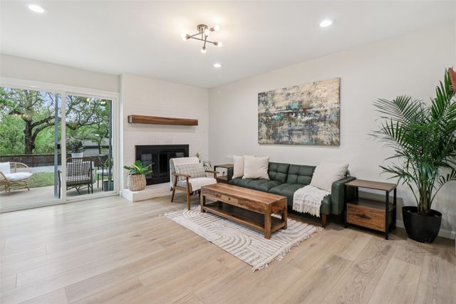 1428 Hampton Road, Grapevine, TX 76051