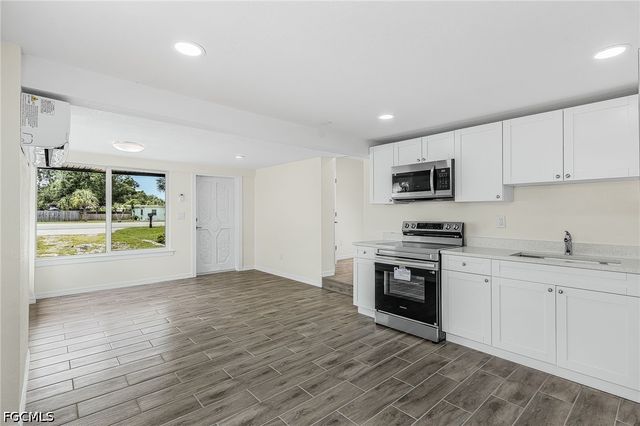 4428 Melbourne ST, Port Charlotte, FL 33980