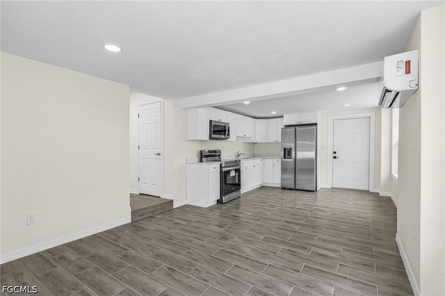 4428 Melbourne ST, Port Charlotte, FL 33980