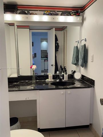 1901 Brickell Ave B2207, Miami, FL 33129