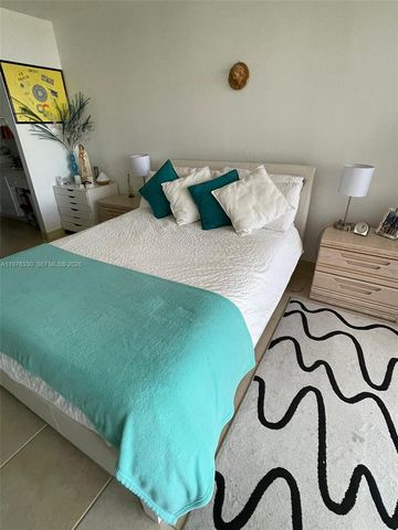 1901 Brickell Ave B2207, Miami, FL 33129