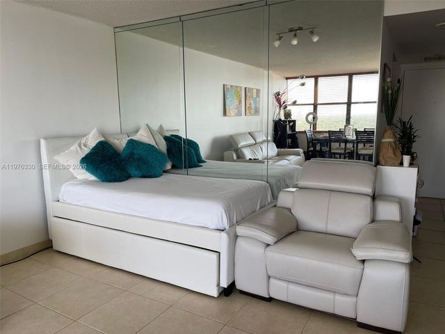 1901 Brickell Ave B2207, Miami, FL 33129