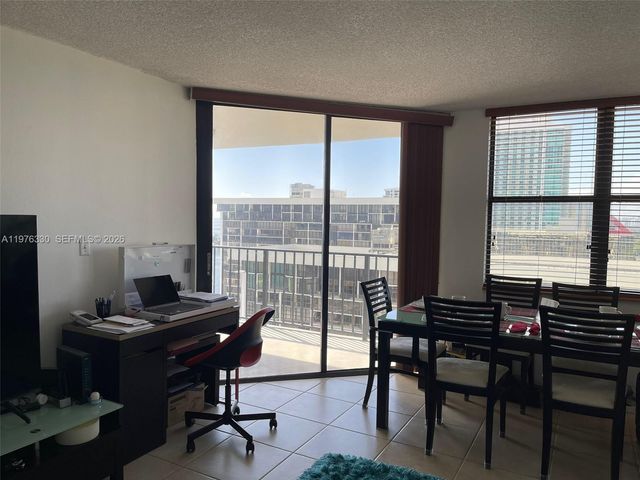 1901 Brickell Ave B2207, Miami, FL 33129