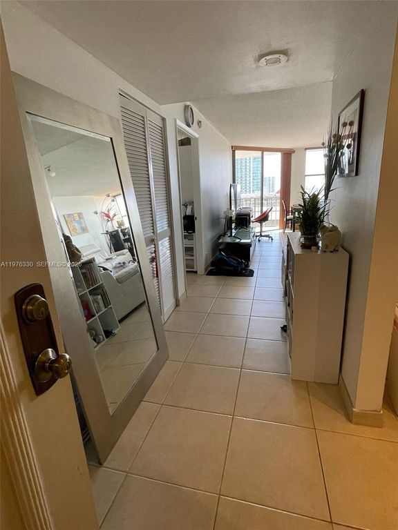 1901 Brickell Ave B2207, Miami, FL 33129