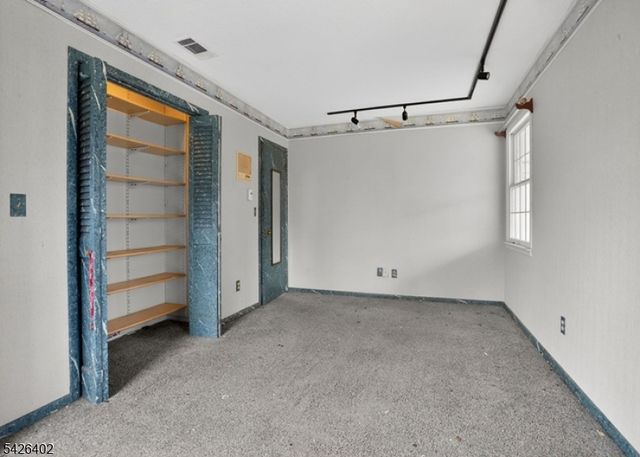 14 Woodland Rd, Franklin Twp., NJ 08867