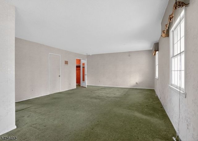 14 Woodland Rd, Franklin Twp., NJ 08867