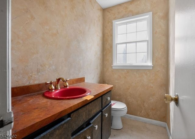 14 Woodland Rd, Franklin Twp., NJ 08867