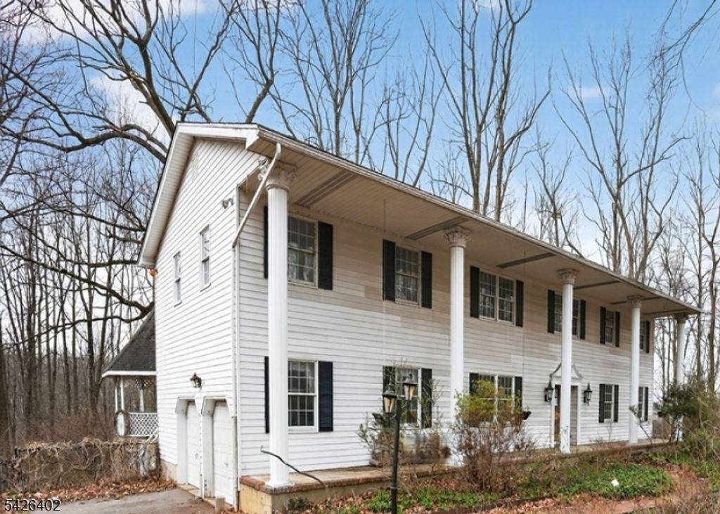 14 Woodland Rd, Franklin Twp., NJ 08867