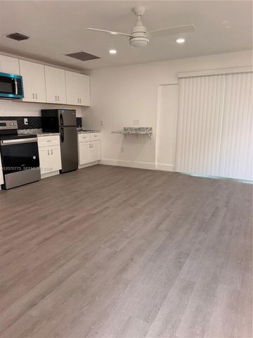 165 SW 5th Court 2, Deerfield Beach, FL 33441