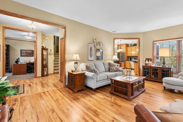 1658 Headwaters Lane, Woodbury, MN 55129