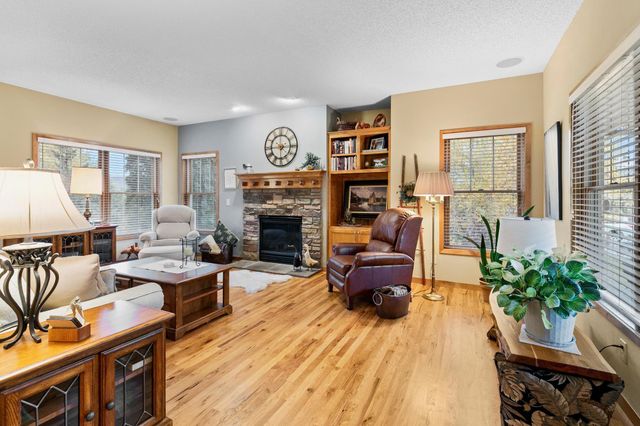 1658 Headwaters Lane, Woodbury, MN 55129