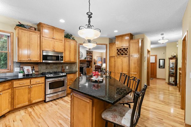 1658 Headwaters Lane, Woodbury, MN 55129