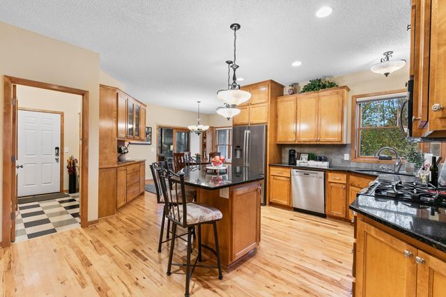 1658 Headwaters Lane, Woodbury, MN 55129