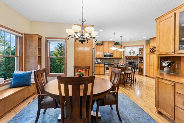 1658 Headwaters Lane, Woodbury, MN 55129