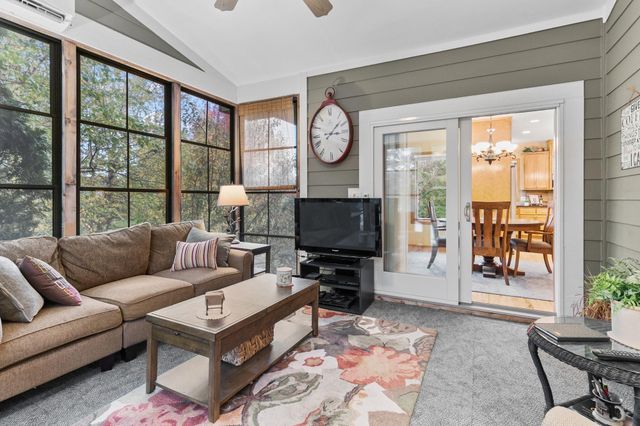 1658 Headwaters Lane, Woodbury, MN 55129