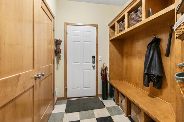 1658 Headwaters Lane, Woodbury, MN 55129