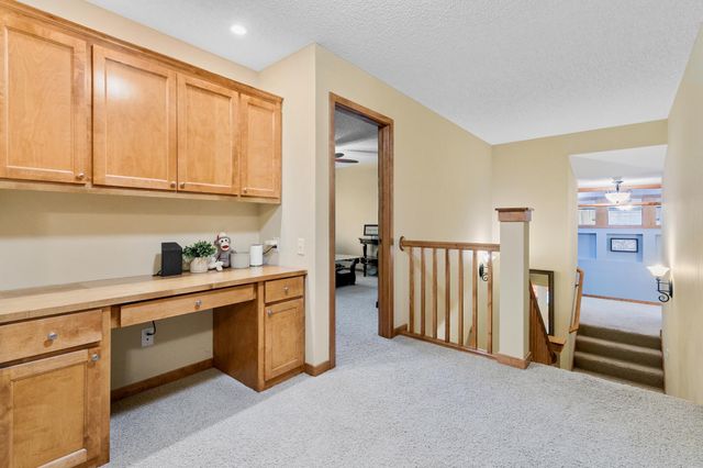 1658 Headwaters Lane, Woodbury, MN 55129