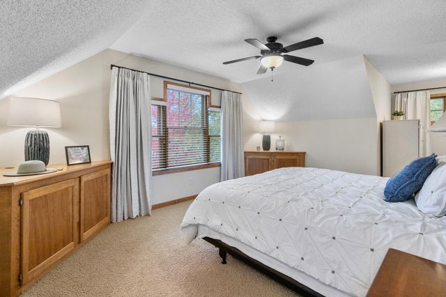 1658 Headwaters Lane, Woodbury, MN 55129