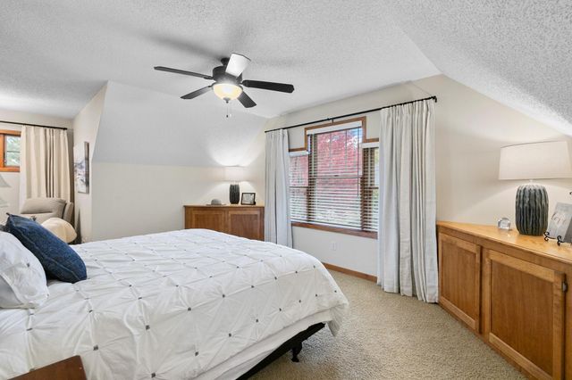 1658 Headwaters Lane, Woodbury, MN 55129