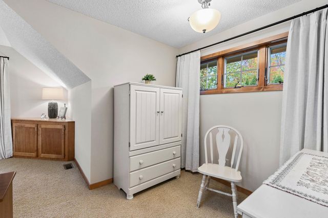 1658 Headwaters Lane, Woodbury, MN 55129