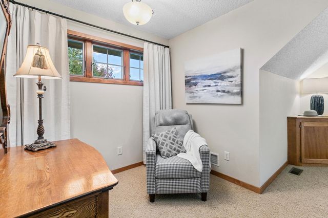 1658 Headwaters Lane, Woodbury, MN 55129