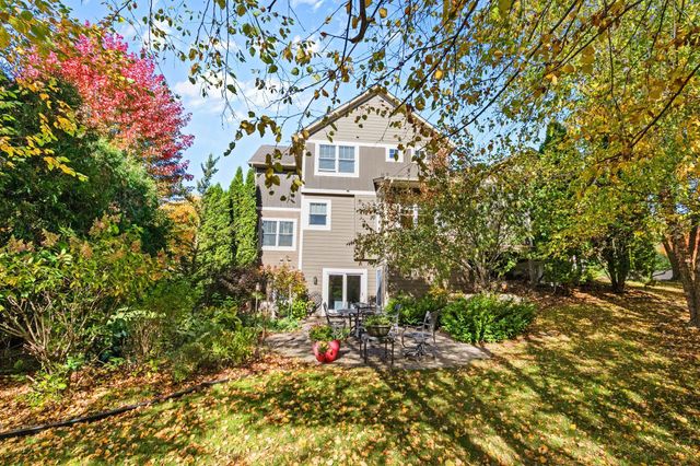 1658 Headwaters Lane, Woodbury, MN 55129