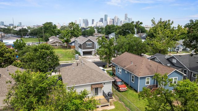 1505 Hussion Street, Houston, TX 77003