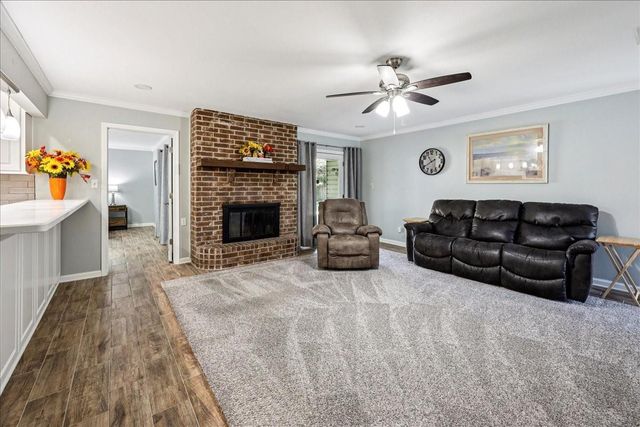 4220 Briarhill Avenue, Orange, TX 77632