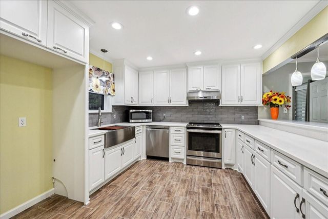 4220 Briarhill Avenue, Orange, TX 77632