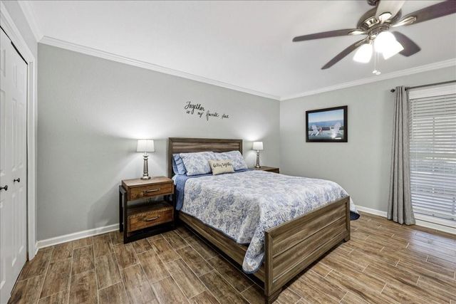 4220 Briarhill Avenue, Orange, TX 77632