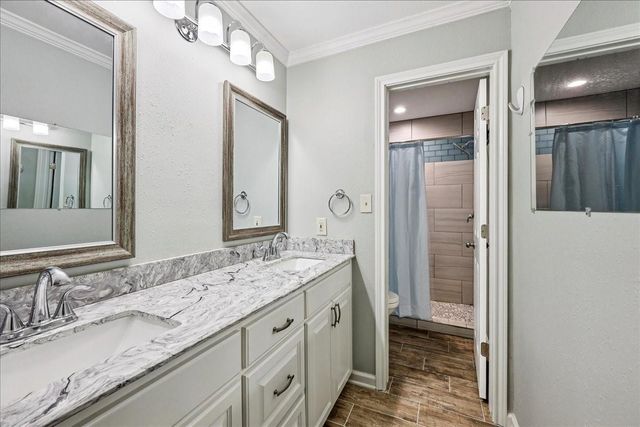 4220 Briarhill Avenue, Orange, TX 77632