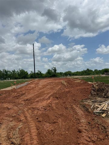 392 Hickory Hills Drive, Pattison, TX 77423