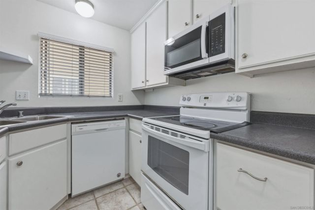 10406 Caminito Rimini, San Diego, CA 92129