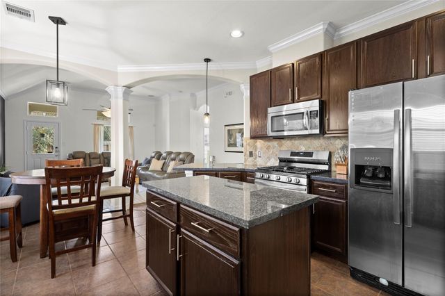 18702 Dovewood Springs Lane, Tomball, TX 77375