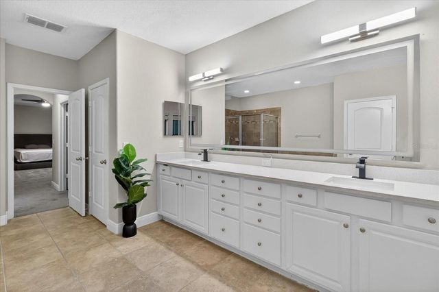 1389 HERITAGE LANDINGS DRIVE, Lakeland, FL 33805