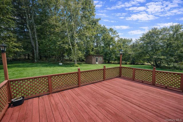 5180 Sound Avenue, Mattituck, NY 11952